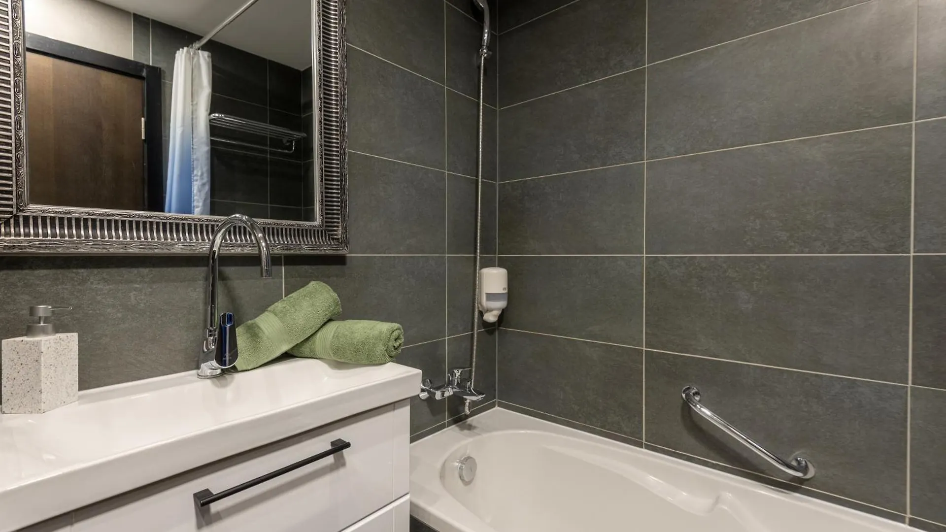 Budapest Holidays Apartments & Spa