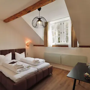 https://apt-apartma-polonia.karlovyvary-hotels.com
