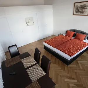 https://carpe-diem-prague.praguehotelsweb.com